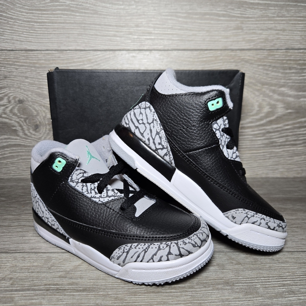 Jordan 3 Retro Black / Green Glow / Wolf Grey Toddler Size 10c (DM0968 031) NIB